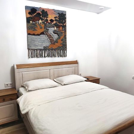 Loftik Apartments Gagarin Street Almaty Esterno foto
